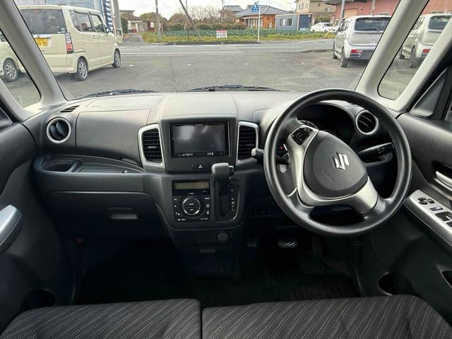 スペーシア Ｇリミテッド　ＥＴＣ　バックカメラ　両側スライド・片側電動　ナビ　ＴＶ　レーンアシスト　衝突被害軽減システム　スマートキー　アイドリングストップ　シートヒーター　ベンチシート　ＣＶＴ　盗難防止システム　ＡＢＳ（2枚目）