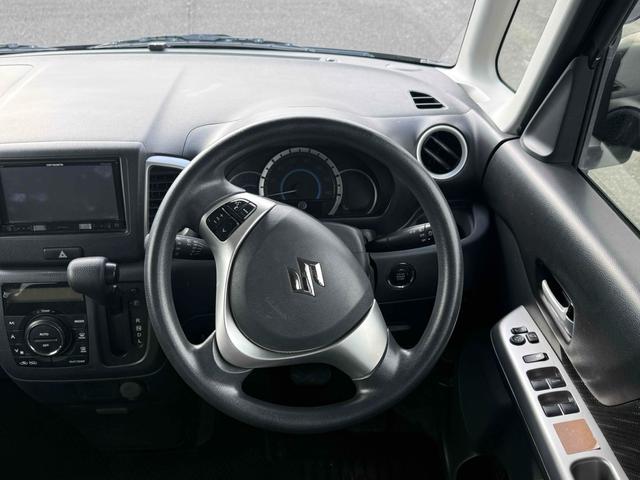 スペーシア Ｇリミテッド　ＥＴＣ　バックカメラ　両側スライド・片側電動　ナビ　ＴＶ　レーンアシスト　衝突被害軽減システム　スマートキー　アイドリングストップ　シートヒーター　ベンチシート　ＣＶＴ　盗難防止システム　ＡＢＳ（3枚目）