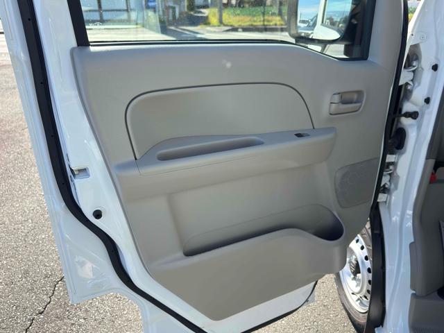 エブリイ PAリミテッド CVT 衝突被害軽減システム クリアランスソナー レーンアシスト 両側スライドドア キーレスエントリー アイドリングストップ オートライト 盗難防止システム ABS ESC エアコン(28枚目)