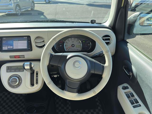 ミラココア ココアプラスG ETC バックカメラ ナビ TV クリアランスソナー スマートキー アイドリングストップ 電動格納ミラー ベンチシート CVT 盗難防止システム ABS ミュージックプレイヤー接続可 純正タイヤ有(3枚目)