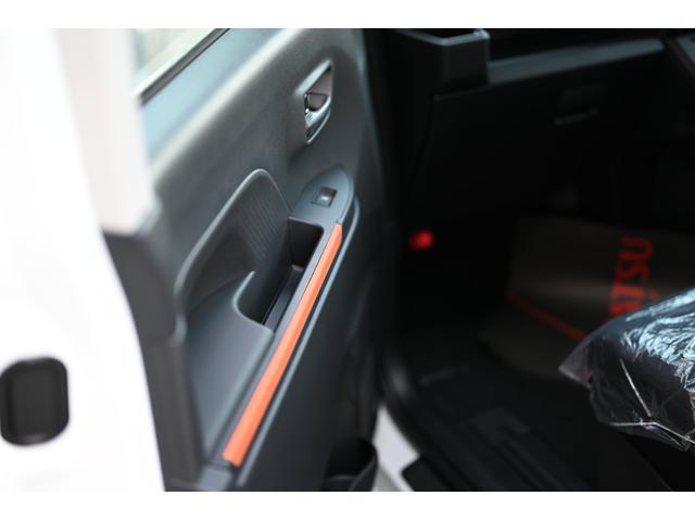 タント ファンクロス　届出済未使用車　衝突被害軽減ブレーキ　ＬＥＤヘッドライト　両側パワースライドドア　バックカメラ　スマートキー　プッシュスタート（13枚目）