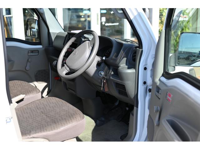 エブリイ ＰＡ　ハイルーフ　走行２．３万キロ　タイヤ４本新品　５速マニュアル　エアコン　パワステ　エアバッグ　２ＷＤ　集中ドアロック　軽自動車　商用車　軽箱バン（17枚目）