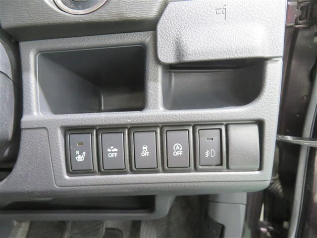 シート表面を直接温める「シートヒーター」で、寒い時期のドライブも快適です。