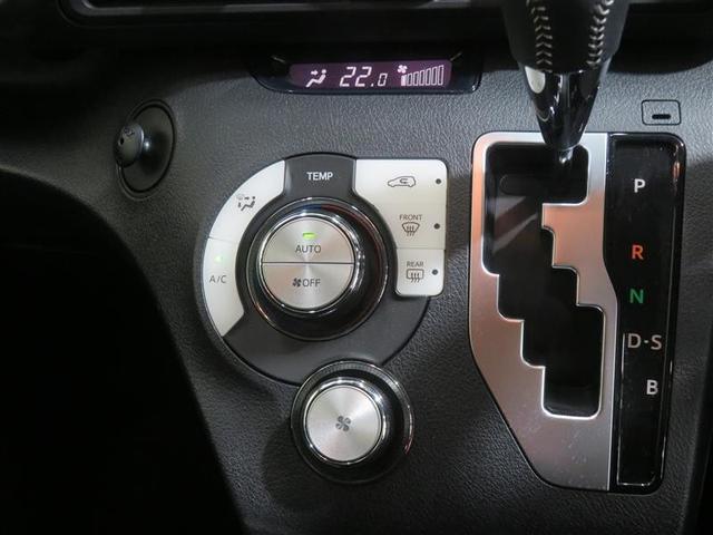 シエンタ Ｇ　セーフティーエディションＩＩ　誤発進抑制装置　両側パワースライドドア　ＤＶＤ　横滑り防止装置　ＥＴＣ車載器　オートエアコン　フルセグＴＶ　盗難防止システム　ＡＢＳ　ウォークスルー　キーレスエントリー　ナビ＆ＴＶ　メモリ－ナビ　ＰＳ（12枚目）