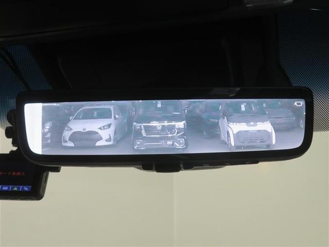 車両後方の視界をクリアに映し出す「デジタルインナーミラー」搭載です。