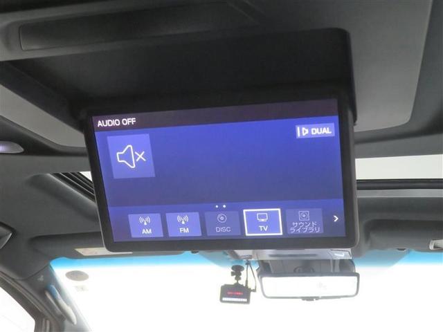 フリップダウン後席モニター。映像を後席でも楽しめます。