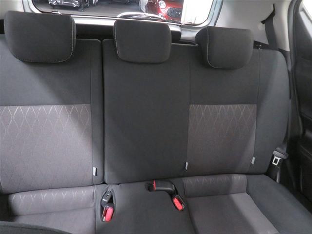 後列シートも足元のスペースに余裕があり、快適にお乗りいただけます♪