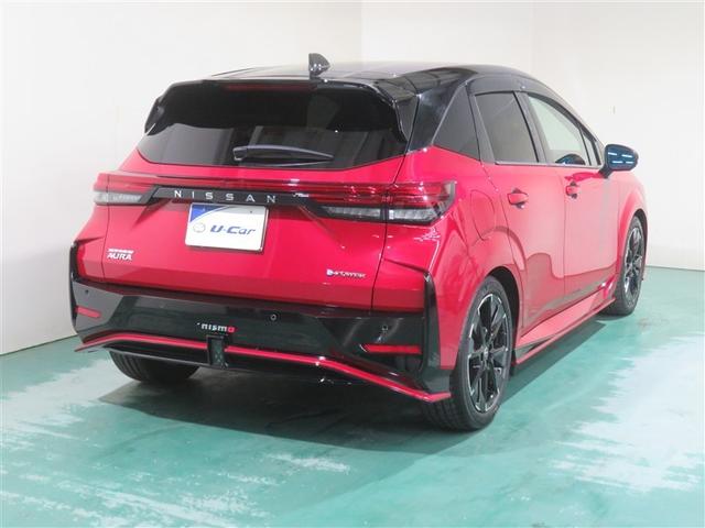 オーラ ニスモ　カーテンエアバッグ　地上デジタル　エマブレ　横滑り防止装置　クルーズコントロール　インテリキー　ＥＴＣ　ドラレコ　キーフリーシステム　ダブルエアバック　定期点検記録簿　アルミホイール　運転席エアバッグ（3枚目）