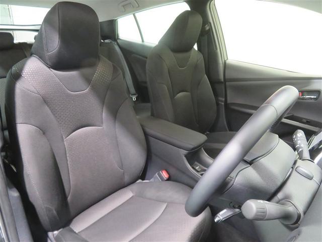 プリウス Ｓ　取説記録簿　ＤＶＤ再生機能　ＥＳＣ　スマートキ－　地デジ　メモリーナビゲーション　ＬＥＤヘッドライト　ＥＴＣ車載器　フルオートエアコン　クルーズコントロール　エアバッグ　イモビ　パワーウインドウ　ＰＳ（5枚目）