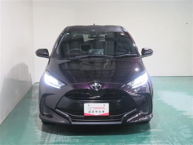 ヤリス Ｚ　サイドＳＲＳ　ＡＡＣ　バックモニタ　スマキー　横滑防止装置　地デジ　キーフリー　パワーウインドウ　定期点検記録簿　助手席エアバック　クルコン　エアバッグ　パワーステアリング　盗難防止システム　ＥＴＣ（8枚目）