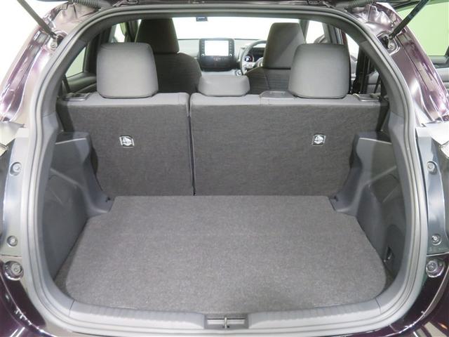 ヤリス Ｚ　サイドＳＲＳ　ＡＡＣ　バックモニタ　スマキー　横滑防止装置　地デジ　キーフリー　パワーウインドウ　定期点検記録簿　助手席エアバック　クルコン　エアバッグ　パワーステアリング　盗難防止システム　ＥＴＣ（16枚目）