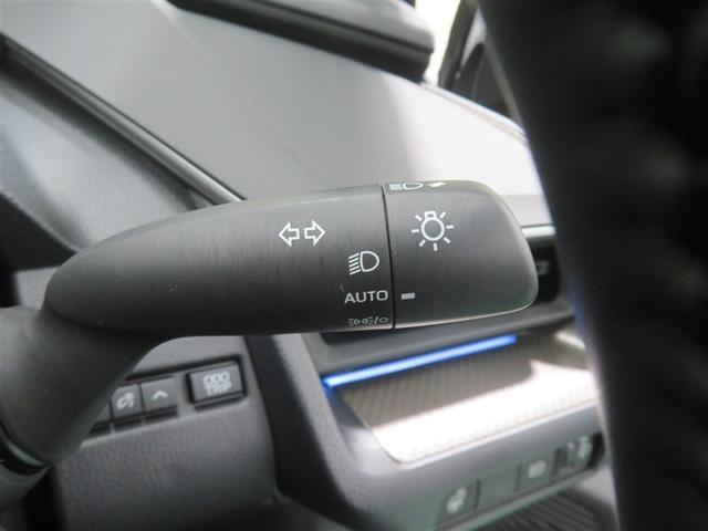 プリウス Ｕ　衝突回避システム　ＬＥＤ　Ｂモニター　ドライブレコーダー　クルーズコントロール　スマートキー　ＥＴＣ車載器　キーレス　盗難防止システム　サイドエアバッグ　横滑り防止装置付き　記録簿　テレビ　ＡＡＣ（13枚目）