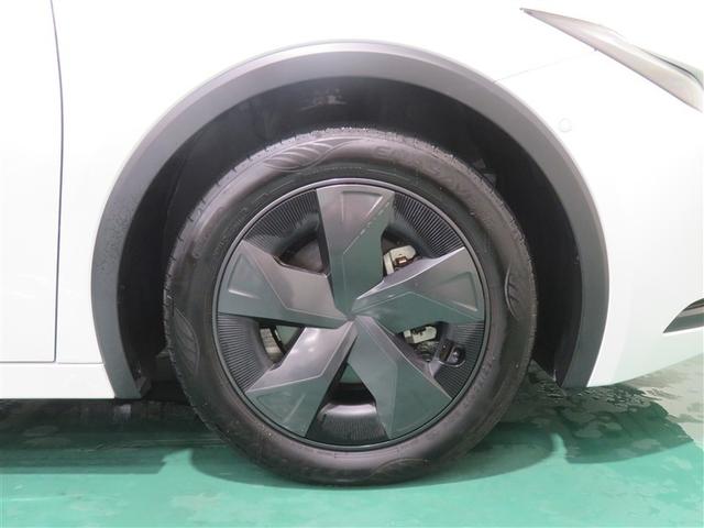 プリウス Ｕ　衝突回避システム　ＬＥＤ　Ｂモニター　ドライブレコーダー　クルーズコントロール　スマートキー　ＥＴＣ車載器　キーレス　盗難防止システム　サイドエアバッグ　横滑り防止装置付き　記録簿　テレビ　ＡＡＣ（18枚目）