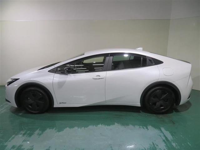 プリウス Ｕ　記録簿　Ｂカメラ　イモビライザー　衝突軽減　オートクルーズコントロール　ＴＶ　横滑り防止機能　スマートキー　フルセグ　アルミホイール　エアコン　ＥＴＣ　キーレス　寒冷地　４ＷＤ　ドラレコ　ＬＥＤ（2枚目）