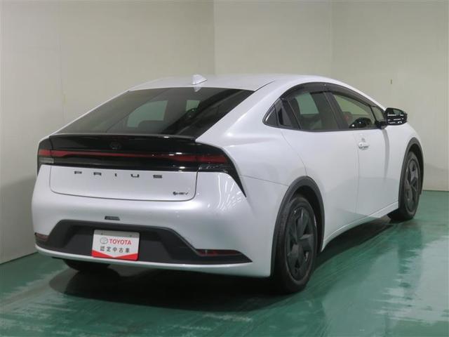 プリウス Ｕ　記録簿　Ｂカメラ　イモビライザー　衝突軽減　オートクルーズコントロール　ＴＶ　横滑り防止機能　スマートキー　フルセグ　アルミホイール　エアコン　ＥＴＣ　キーレス　寒冷地　４ＷＤ　ドラレコ　ＬＥＤ（3枚目）