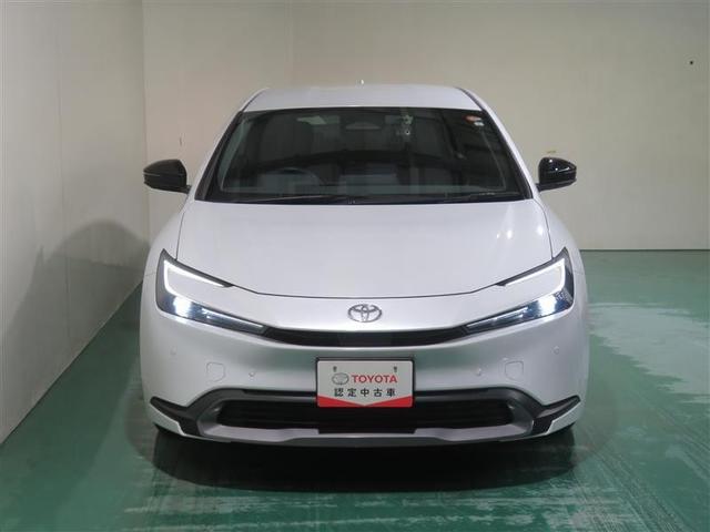 プリウス Ｕ　記録簿　Ｂカメラ　イモビライザー　衝突軽減　オートクルーズコントロール　ＴＶ　横滑り防止機能　スマートキー　フルセグ　アルミホイール　エアコン　ＥＴＣ　キーレス　寒冷地　４ＷＤ　ドラレコ　ＬＥＤ（8枚目）