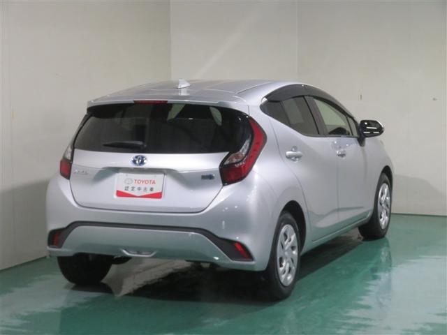 アクア X 踏み間違い防止 イモビ ドライブレコーダー 点検記録簿 LEDヘッドライト スマートキー 横滑り防止機能 キーレスエントリー オートクルーズ オートエアコン ETC カーテンエアバッグ ABS(3枚目)