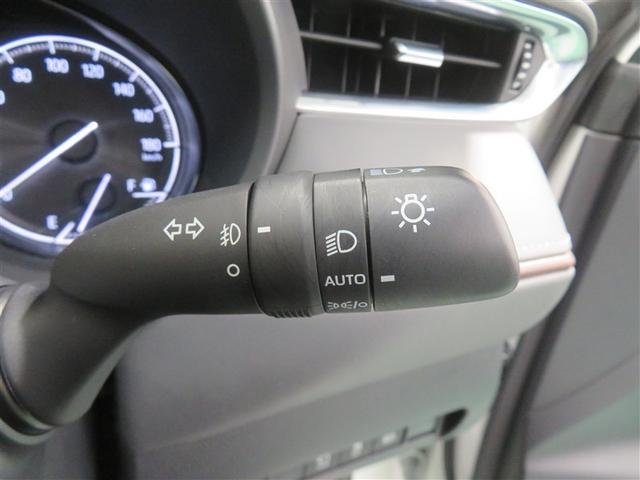 ハリアー Ｚ　盗難防止　運転席パワーシート　地デジ　横滑防止装置　リアビューカメラ　ヘッドライトＬＥＤ　アルミホイール　点検記録簿　Ｗエアバッグ　キーレス　スマートキ－　サイドエアバッグ　エアコン　ナビ＆ＴＶ（14枚目）