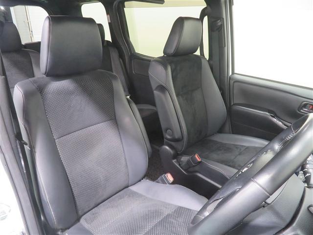 ヴォクシー ＺＳ　煌ＩＩＩ　プリクラッシュ　スマートキ　アイスト　ＤＶＤ再生機能　記録簿付き　横滑り防止装置　ナビＴＶ　アルミ　三列シート　ＷＡＣ　盗難防止　オートエアコン　キーレス　ＥＴＣ装備　パワステ　メモリナビ　クルコン（5枚目）