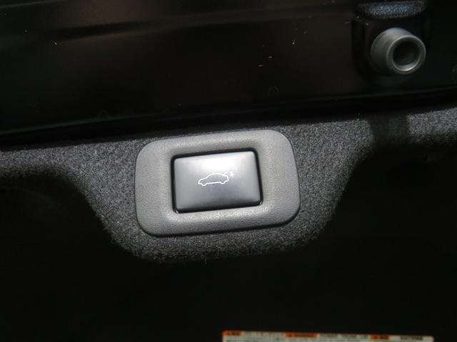 クラウンクロスオーバー RSアドバンスド 衝突回避 オートクルーズコントロール 横滑り防止 フルセグTV パワーシート LED アルミホイール スマートキー ナビ&TV ABS フルオートエアコン イモビライザー ETC キーレス 4WD(18枚目)