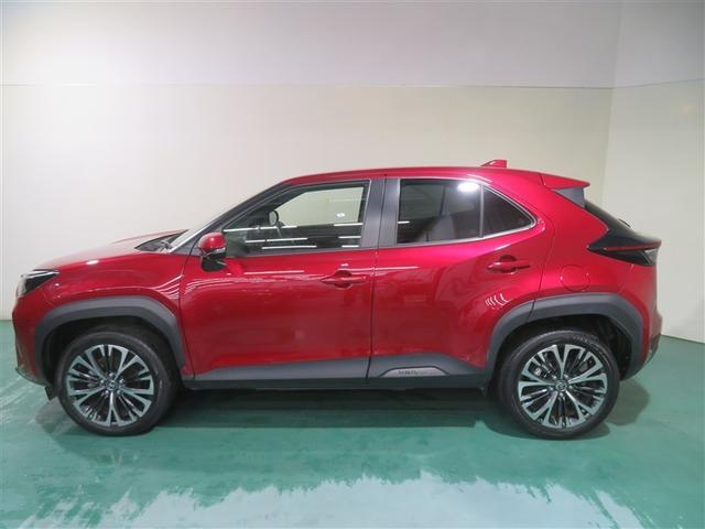 ヤリスクロス ハイブリッドＺ　インテリジェントキー　アルミホイル　ＬＥＤライト　リアカメラ　クルーズコントロール　整備記録簿　横滑り防止システム　パワステ　オートエアコン　キーフリー　イモビライザ　ＥＴＣ付き　サイドエアバック（2枚目）