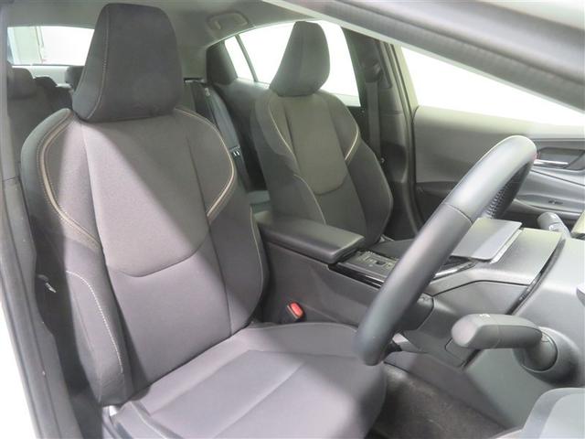 プリウス Ｇ　衝突被害軽減ブレーキ　ＬＥＤライト　フルセグＴＶ　アルミホイール　クルーズコントロール　記録簿付き　ＴＶ　キーフリー　スマキー　カーテンエアバック　エアコン　イモビライザー　ＥＳＣ　Ｗエアバック（5枚目）