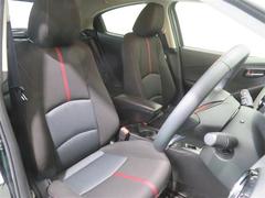 「まるごとクリーニング」施工済み！　運転席・助手席シートは取り外して洗浄しています。 5