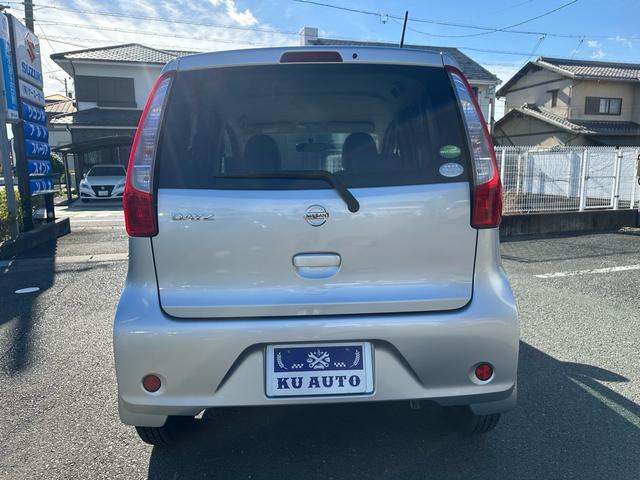 長く乗って頂けるお車をお選びいただく為に誠心誠意お手伝いいたします！気持ちいい車内を造る為きれいに磨き上げました。清潔感溢れる車内になっています。