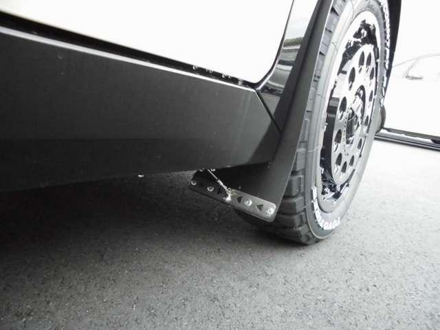 デリカミニ Ｔ　プレミアム　リミテッドエディション　フルセグナビ　アラウンドビューカメラ　マイパイロット　リヤサーキュレーター　社外アルミホイール　オープンカントリーホワイトレタータイヤ　マッドフラップ　ルーフキャリア　フロントスキッドバー（14枚目）