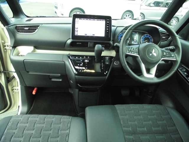 デリカミニ Ｔ　プレミアム　リミテッドエディション　フルセグナビ　アラウンドビューカメラ　マイパイロット　リヤサーキュレーター　社外アルミホイール　オープンカントリーホワイトレタータイヤ　マッドフラップ　ルーフキャリア　フロントスキッドバー（18枚目）