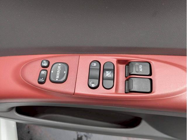 Ｒ１ Ｒ　社外オーディオ　ＳＳＲ１５インチホイール　社外マフラー　ＨＩＤヘッドライト　ユーザー買取車（21枚目）