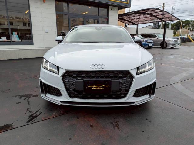 ＴＴクーペ ４０ＴＦＳＩ　Ｓラインパッケージ　バーチャルコックピット　純正ナビ　フルセグＴＶ　バックモニター　コンフォートＰＫＧ　マトリクスＬＥＤ　プライバシーガラス　クリアランスソナー　シートヒーター　２．０ＥＴＣ　可変リアスポイラー　禁煙車（2枚目）