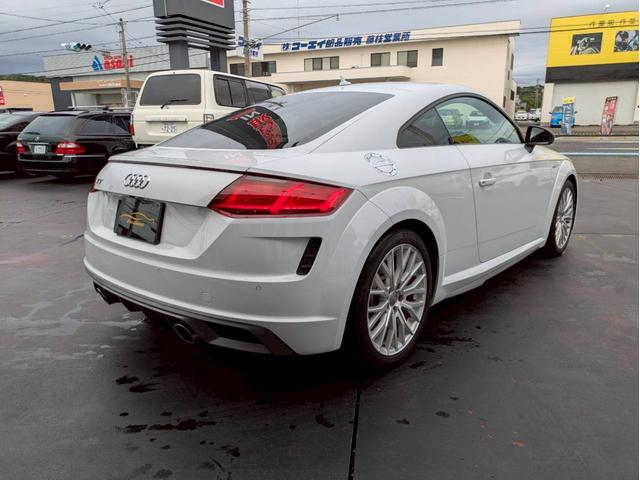 ＴＴクーペ ４０ＴＦＳＩ　Ｓラインパッケージ　バーチャルコックピット　純正ナビ　フルセグＴＶ　バックモニター　コンフォートＰＫＧ　マトリクスＬＥＤ　プライバシーガラス　クリアランスソナー　シートヒーター　２．０ＥＴＣ　可変リアスポイラー　禁煙車（5枚目）