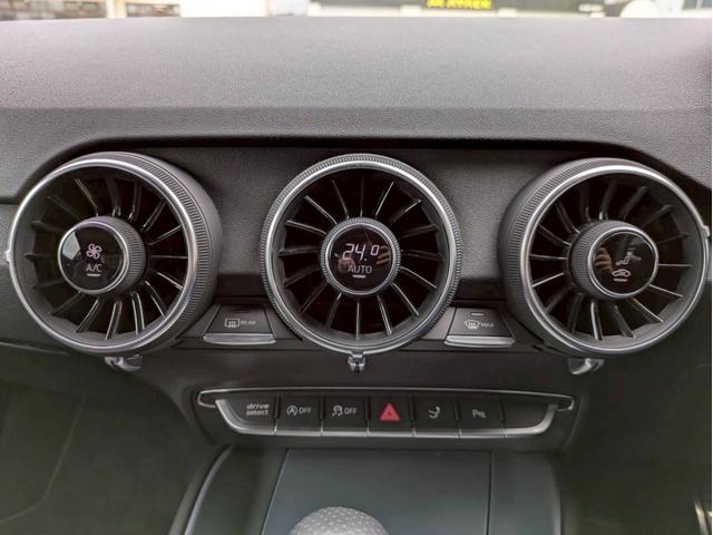 ＴＴクーペ ４０ＴＦＳＩ　Ｓラインパッケージ　バーチャルコックピット　純正ナビ　フルセグＴＶ　バックモニター　コンフォートＰＫＧ　マトリクスＬＥＤ　プライバシーガラス　クリアランスソナー　シートヒーター　２．０ＥＴＣ　可変リアスポイラー　禁煙車（21枚目）