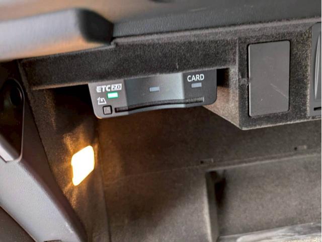 ＴＴクーペ ４０ＴＦＳＩ　Ｓラインパッケージ　バーチャルコックピット　純正ナビ　フルセグＴＶ　バックモニター　コンフォートＰＫＧ　マトリクスＬＥＤ　プライバシーガラス　クリアランスソナー　シートヒーター　２．０ＥＴＣ　可変リアスポイラー　禁煙車（30枚目）