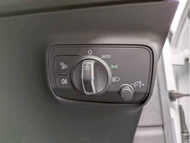 ＴＴクーペ ４０ＴＦＳＩ　Ｓラインパッケージ　バーチャルコックピット　純正ナビ　フルセグＴＶ　バックモニター　コンフォートＰＫＧ　マトリクスＬＥＤ　プライバシーガラス　クリアランスソナー　シートヒーター　２．０ＥＴＣ　可変リアスポイラー　禁煙車（33枚目）