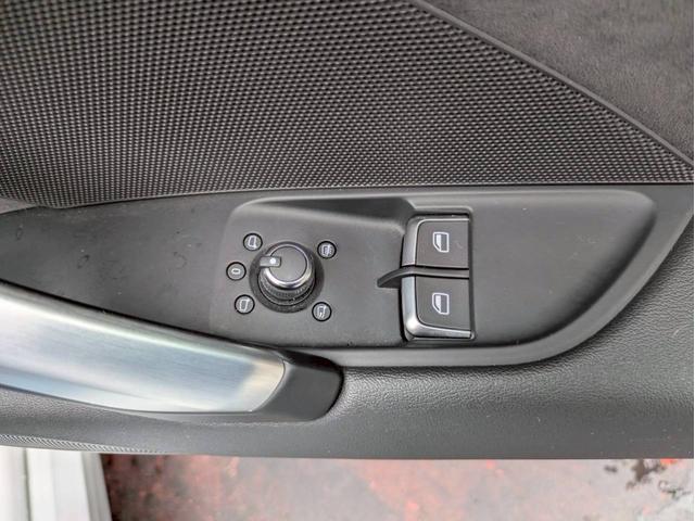 ＴＴクーペ ４０ＴＦＳＩ　Ｓラインパッケージ　バーチャルコックピット　純正ナビ　フルセグＴＶ　バックモニター　コンフォートＰＫＧ　マトリクスＬＥＤ　プライバシーガラス　クリアランスソナー　シートヒーター　２．０ＥＴＣ　可変リアスポイラー　禁煙車（35枚目）