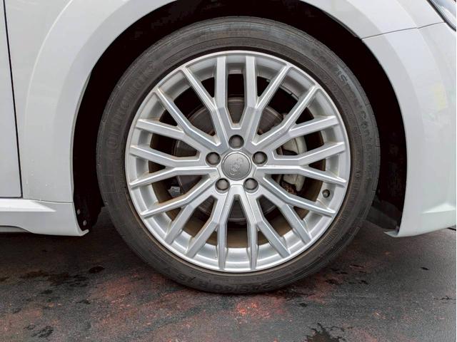 ＴＴクーペ ４０ＴＦＳＩ　Ｓラインパッケージ　バーチャルコックピット　純正ナビ　フルセグＴＶ　バックモニター　コンフォートＰＫＧ　マトリクスＬＥＤ　プライバシーガラス　クリアランスソナー　シートヒーター　２．０ＥＴＣ　可変リアスポイラー　禁煙車（40枚目）
