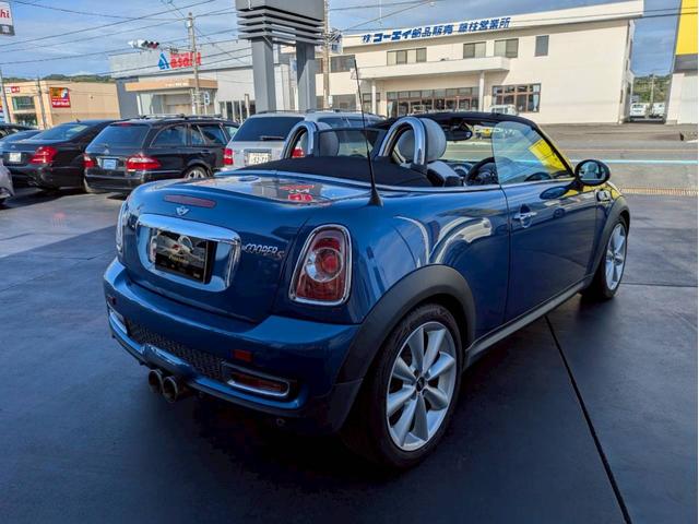 ＭＩＮＩ クーパーＳ　ロードスター　純正ディスプレイオーディオ　レザーシート　シートカーバー　１７ＡＷ　車高調　レムスマフラー　コンフォートパッケージ　可変リアスポイラー　シートヒーター　スマートキー２個　パドルシフト　ＥＴＣ　禁煙車（13枚目）