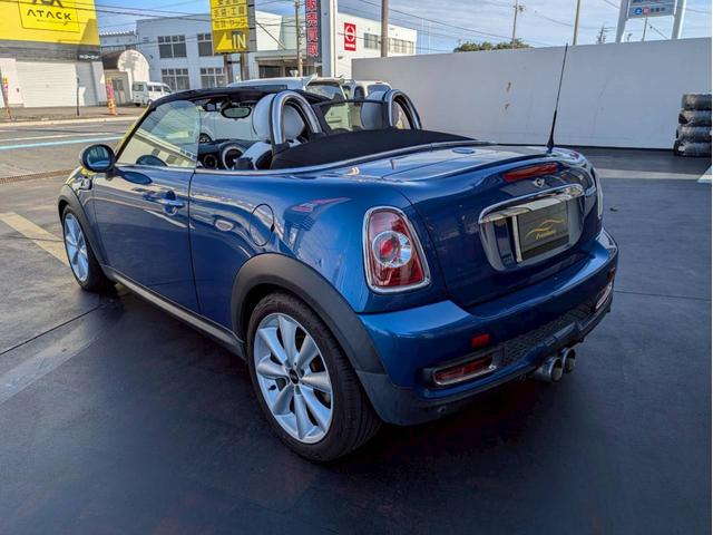 ＭＩＮＩ クーパーＳ　ロードスター　純正ディスプレイオーディオ　レザーシート　シートカーバー　１７ＡＷ　車高調　レムスマフラー　コンフォートパッケージ　可変リアスポイラー　シートヒーター　スマートキー２個　パドルシフト　ＥＴＣ　禁煙車（15枚目）