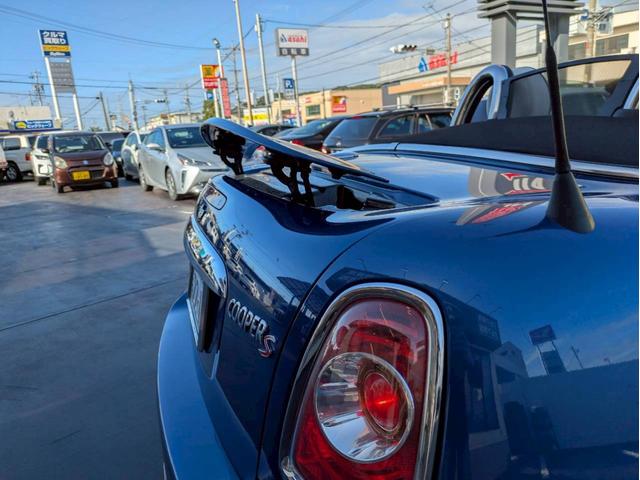 ＭＩＮＩ クーパーＳ　ロードスター　純正ディスプレイオーディオ　レザーシート　シートカーバー　１７ＡＷ　車高調　レムスマフラー　コンフォートパッケージ　可変リアスポイラー　シートヒーター　スマートキー２個　パドルシフト　ＥＴＣ　禁煙車（31枚目）