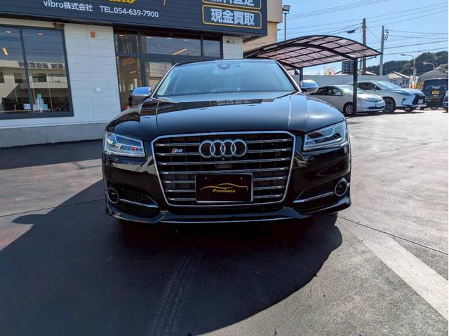 Ｓ８ ベースグレード　ＢＡＮＧ＆ＯＬＵＦＳＥＮサウンド　サンルーフ　アルカンターラ天井　プライバシーガラス　ブラックレザー　シートヒーター＆ベンチレーション　純正ナビフルセグ　３６０°カメラ　スマートキー２個　禁煙車（2枚目）