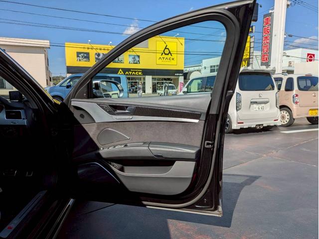 Ｓ８ ベースグレード　ＢＡＮＧ＆ＯＬＵＦＳＥＮサウンド　サンルーフ　アルカンターラ天井　プライバシーガラス　ブラックレザー　シートヒーター＆ベンチレーション　純正ナビフルセグ　３６０°カメラ　スマートキー２個　禁煙車（17枚目）