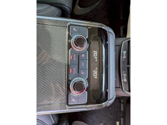 Ｓ８ ベースグレード　ＢＡＮＧ＆ＯＬＵＦＳＥＮサウンド　サンルーフ　アルカンターラ天井　プライバシーガラス　ブラックレザー　シートヒーター＆ベンチレーション　純正ナビフルセグ　３６０°カメラ　スマートキー２個　禁煙車（44枚目）