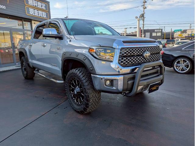 タンドラ クルーマックス SR5 TRDオフロードPKG 新車並行 3インチリフトアップビルシュタインサス 社外20AW 社外マフラー グリルガード・オーバーフェンダーチッピング塗装 サイドステップ 社外ナビフルセグ バックモニター(3枚目)