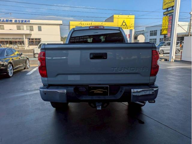 タンドラ クルーマックス SR5 TRDオフロードPKG 新車並行 3インチリフトアップビルシュタインサス 社外20AW 社外マフラー グリルガード・オーバーフェンダーチッピング塗装 サイドステップ 社外ナビフルセグ バックモニター(6枚目)