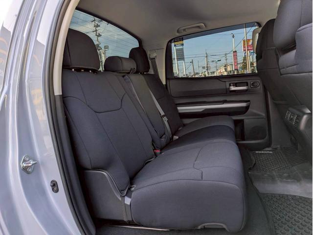 タンドラ クルーマックス SR5 TRDオフロードPKG 新車並行 3インチリフトアップビルシュタインサス 社外20AW 社外マフラー グリルガード・オーバーフェンダーチッピング塗装 サイドステップ 社外ナビフルセグ バックモニター(13枚目)