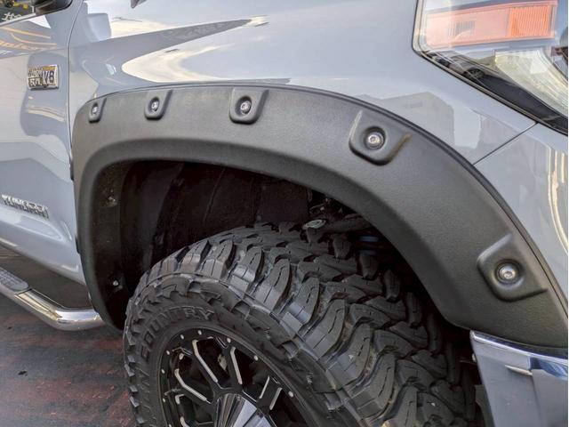 タンドラ クルーマックス SR5 TRDオフロードPKG 新車並行 3インチリフトアップビルシュタインサス 社外20AW 社外マフラー グリルガード・オーバーフェンダーチッピング塗装 サイドステップ 社外ナビフルセグ バックモニター(36枚目)