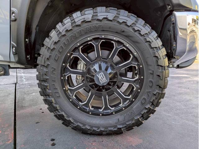 タンドラ クルーマックス SR5 TRDオフロードPKG 新車並行 3インチリフトアップビルシュタインサス 社外20AW 社外マフラー グリルガード・オーバーフェンダーチッピング塗装 サイドステップ 社外ナビフルセグ バックモニター(41枚目)