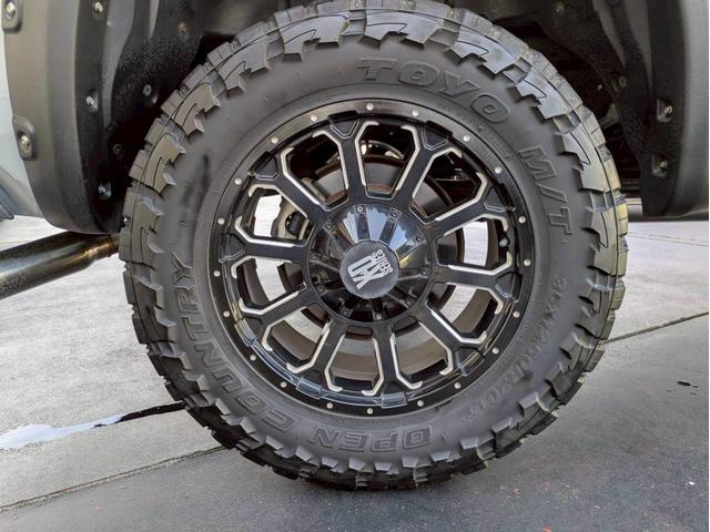 タンドラ クルーマックス SR5 TRDオフロードPKG 新車並行 3インチリフトアップビルシュタインサス 社外20AW 社外マフラー グリルガード・オーバーフェンダーチッピング塗装 サイドステップ 社外ナビフルセグ バックモニター(42枚目)